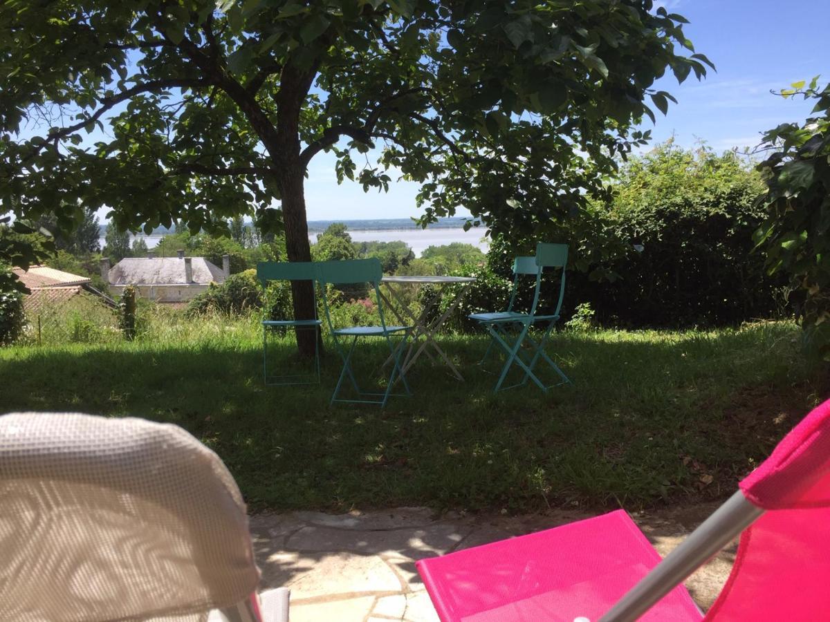 Appartement Avec Vue Panoramique Sur L'Estuaire De La Gironde Plassac  المظهر الخارجي الصورة
