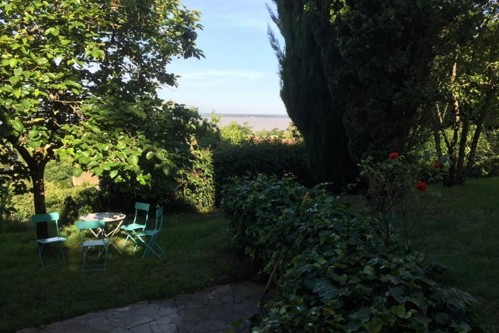 Appartement Avec Vue Panoramique Sur L'Estuaire De La Gironde Plassac  المظهر الخارجي الصورة