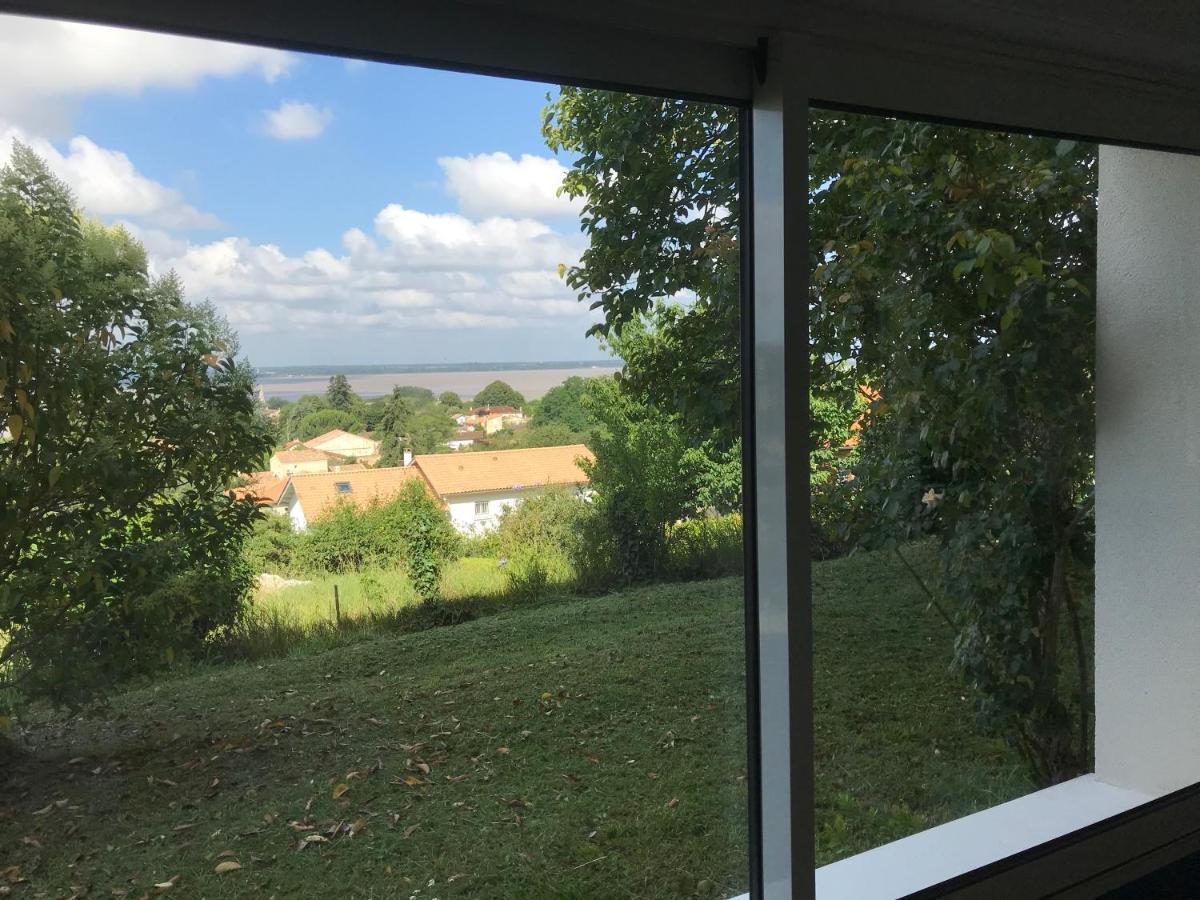 Appartement Avec Vue Panoramique Sur L'Estuaire De La Gironde Plassac  المظهر الخارجي الصورة
